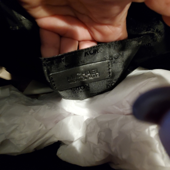 MICHAEL kORS PURSE - Picture 7 of 10